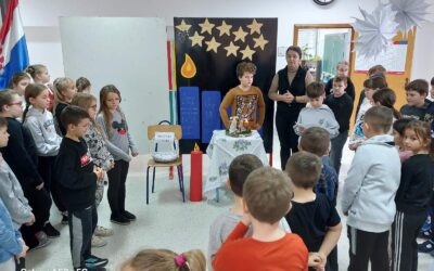 Paljenje prve adventske svijeće